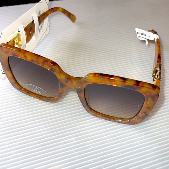 Aldo Oversized Sunglasses - Picture 4 of 6